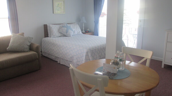 Queen Studio Second Floor Side Photo 1