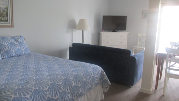 Queen Studio Second Floor Side Photo 2