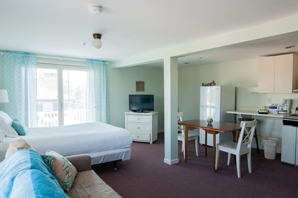 Queen Studio Balcony Third Floor Photo 1